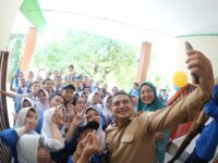 Tepati Janji, Munafri-Aliyah Mulai Distribusi Seragam Sekolah Gratis untuk Siswa Baru di Makassar