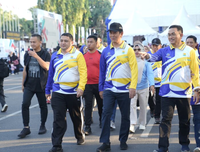 Wali Kota Munafri Didampingi Ketua TP PKK Lepas Ribuan Peserta Jalan Santai Harganas ke-32 Sulsel