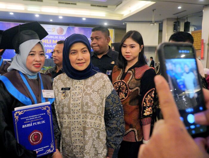 Aliyah Mustika Ilham Hadiri Wisuda ASMI Makassar, Tekankan Etika dan Karakter Lulusan