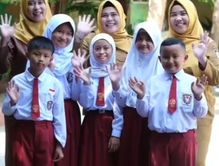 Seragam Gratis Dorong UMKM, Siswa dan Orang Tua Antusias