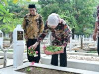 Ziarah Hormat Penuh Makna Jelang HUT RI Ke 80, Aliyah Mustika Ilham Pimpin Ziarah TMP Bersama FKPPI