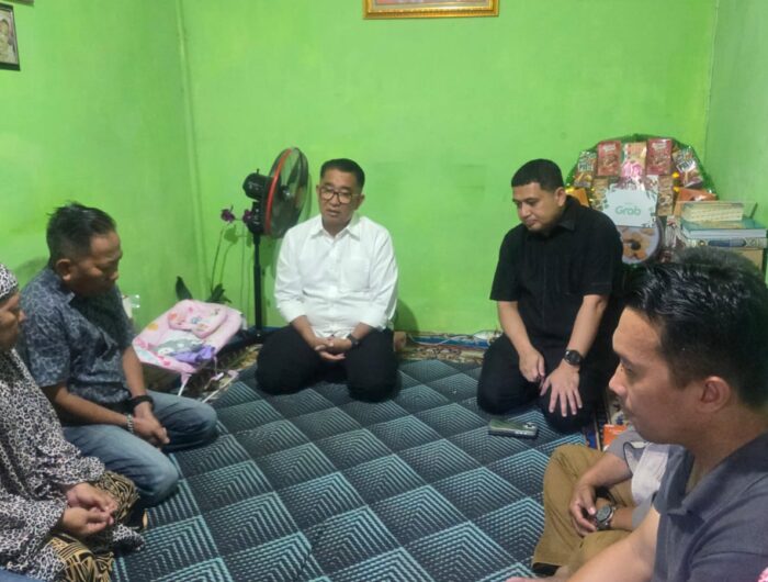 Pemkot Makassar dan Kemendagri Salurkan Bantuan untuk Korban Tragedi DPRD