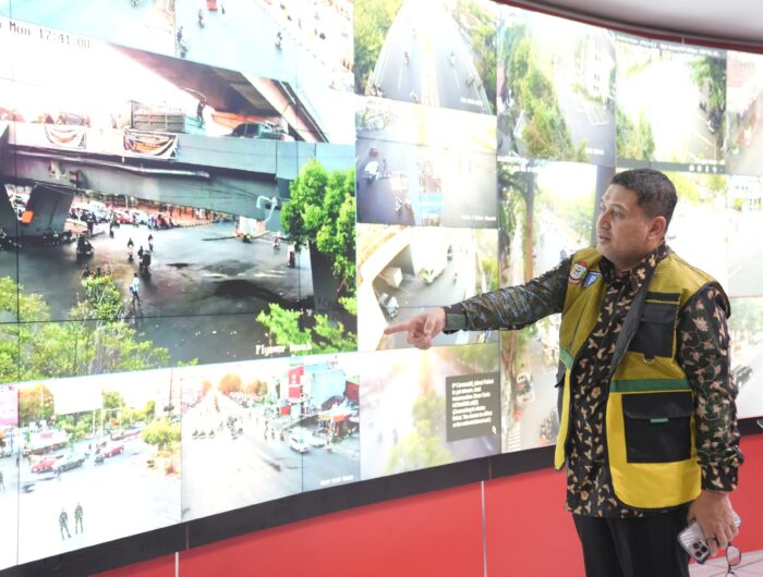 Wali Kota Munafri Awasi Situasi Kota Makassar Melalui War Room Wali Kota Munafri Awasi Situasi Kota Makassar Melalui War Room